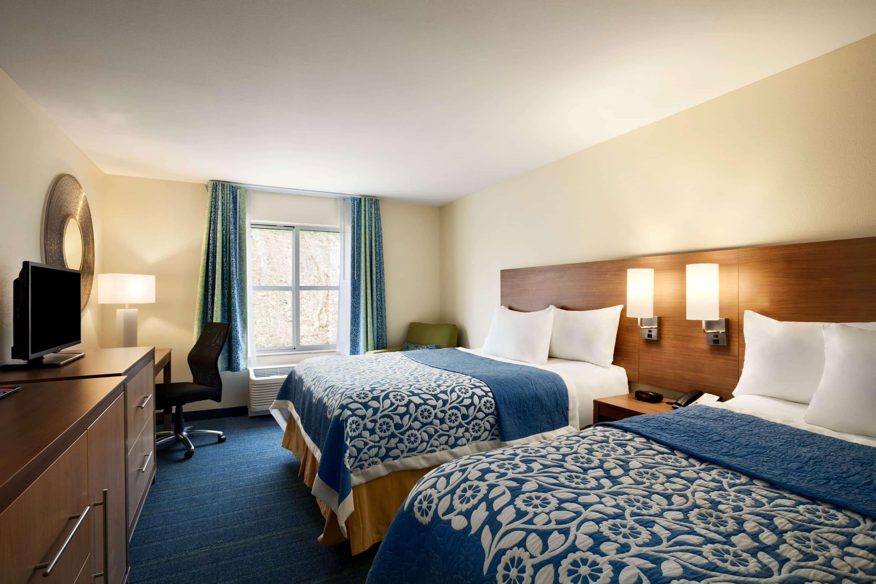 Days Inn & Suites By Wyndham Altoona Dış mekan fotoğraf